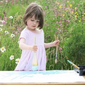 Niña con autismo de tres años revoluciona el mundo del arte